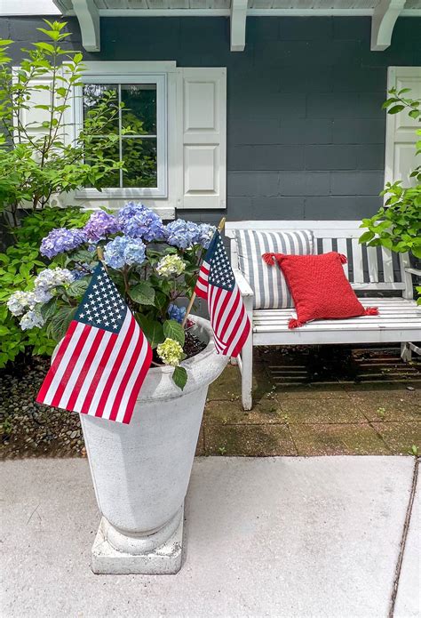 4th of July Outdoor Decor - The Lilypad Cottage