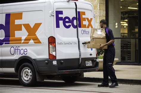 Case Study | How FedEx Pioneered Internet Business in the Global ...