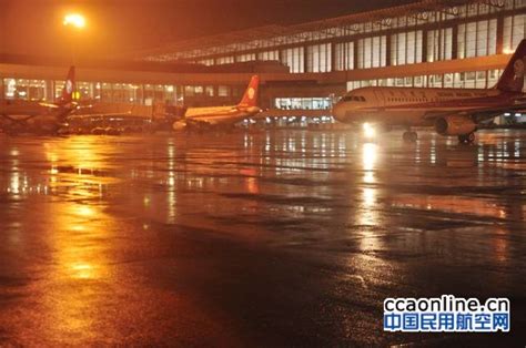 成都暴雨致机场取消航班161架次，为近年来之最 - 中国民用航空网