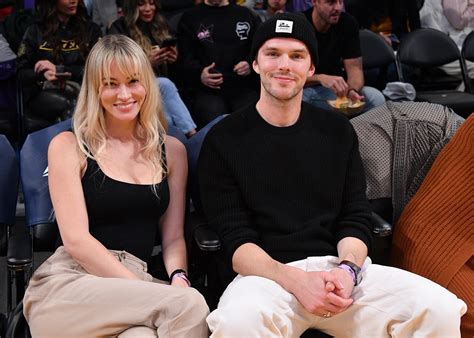 Jennifer Lawrence Nicholas Hoult Engaged
