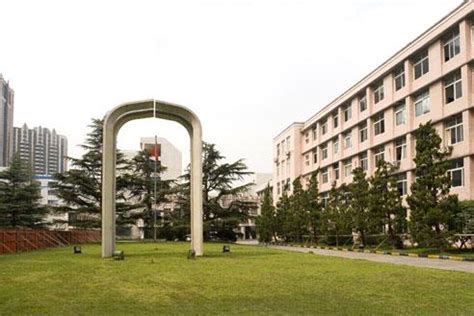 北京经贸大学是985还是211_高三网