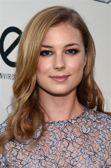 Emily VanCamp | Emily vancamp, Emily, Emily thorne