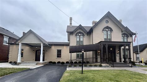 Lusk-McFarland Funeral Home | Paris KY