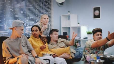 O2 Movie Series 的图像结果