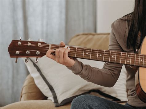 How to Play Left-Handed Rust 的图像结果