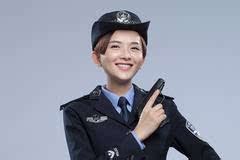 李依玲变身帅气女警花 新片热映演技获好评