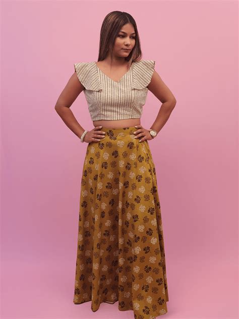 Striped Flutter Sleeve Crop Top With Mehndi Floral Maxi Skirt – Arvaya