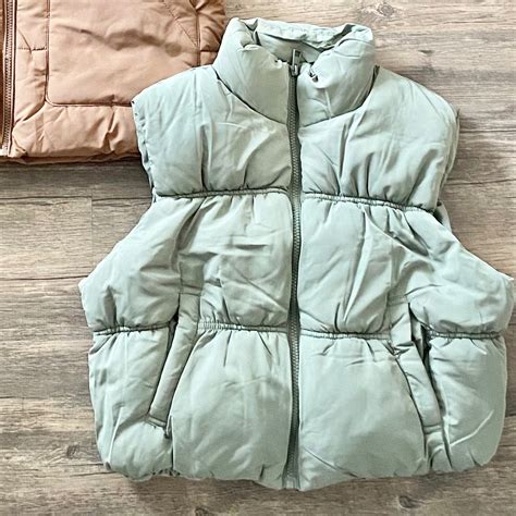 Poster Girl Puffer Vest - Green | Chapter 20 Boutique