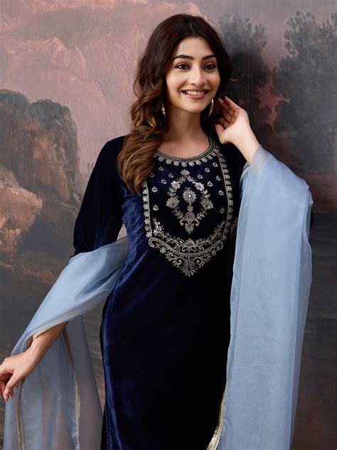 Velvet Embroidered Round Neck Kurta, Pant and Dupatta Set – avanshee