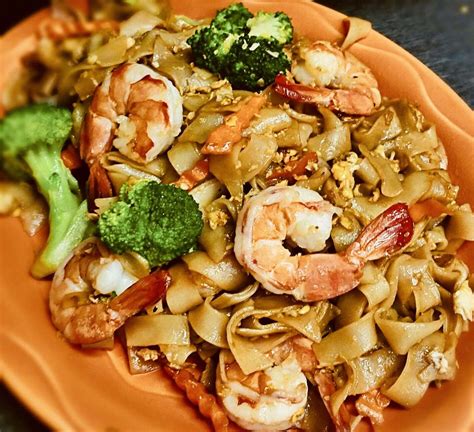 Discover New Chiang Mai: Authentic Thai Cuisine in Hilo