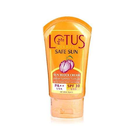 Lotus Herbals Safe Sun Sun Block Cream Indian Summer Formula PA++ SPF ...