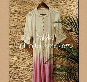 Specialist in traditional handloom sarees, dupattas, blouse fabrics ...