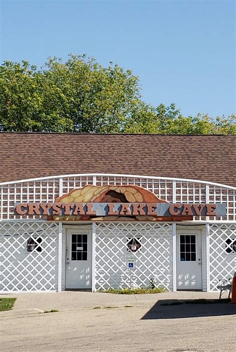 Crystal Lake Cave in Dubuque | Atlas Obscura