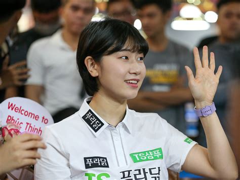 'Thiên thần billiards Hàn Quốc' Lee Mi Rae gây sốt tại Việt Nam