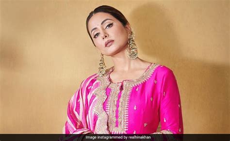 Hina Khan In Texas: हिना खान ने टेक्सस में ड्रूल वर्थी फूड का उठाया ...