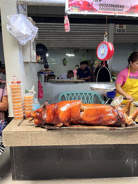 Cebu Lechon 的图像结果