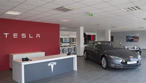 Daimler sells its stake in Tesla but partnership to continue | Autocar ...
