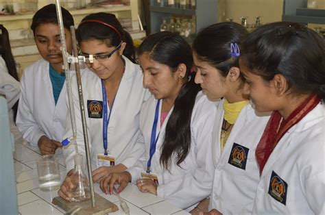 SRI GURU TEG BAHADUR KHALSA COLLEGE