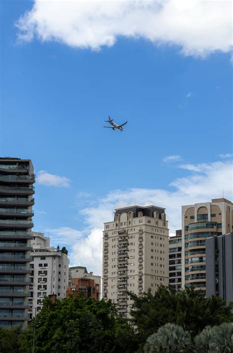 High-Rise Building Top View 的图像结果