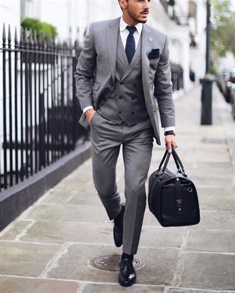 Grey Business Suit 的图像结果