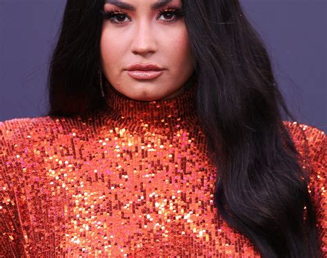 Cleft Chin Women Celebrities