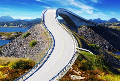 5 MOST DANGEROUS ROADS IN THE WORLD - Hello Travel Buzz