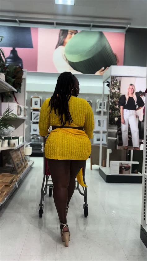 Shopping for a turkey 🦃 #ThixenVixen | Thixen Vixen (@thixen.vixen)