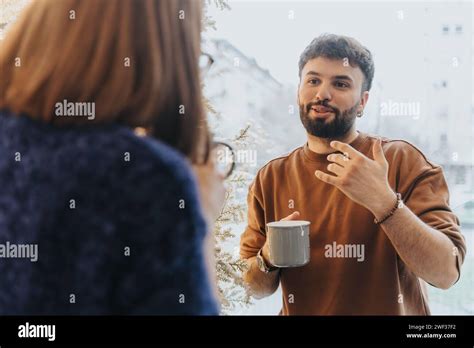 Two-Person Conversation 的图像结果