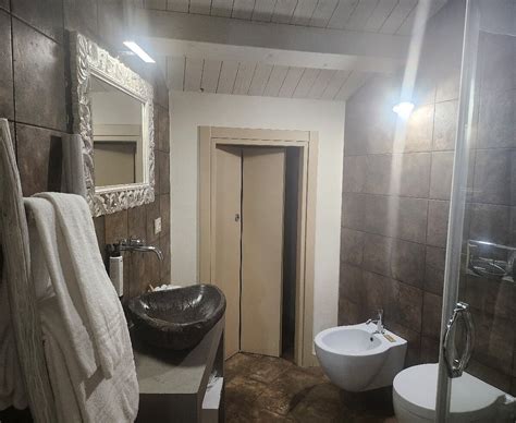 LOCANDA SANT'ANTONIO (Aci Sant'Antonio) - Guesthouse Reviews, Photos ...