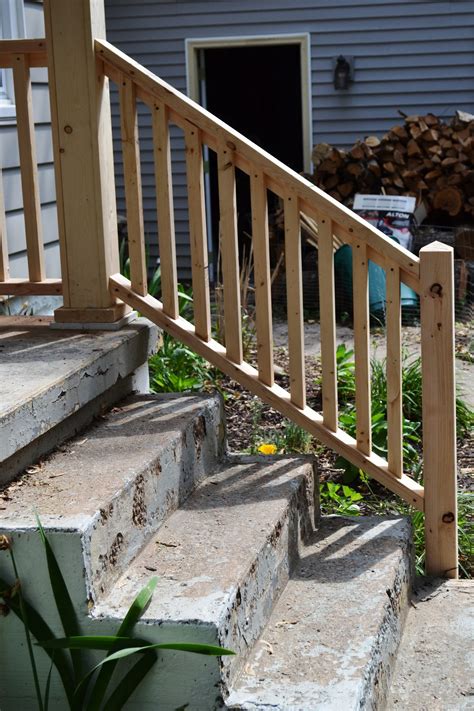 Cool Exterior Wood Stair Railing Ideas | Stair Designs