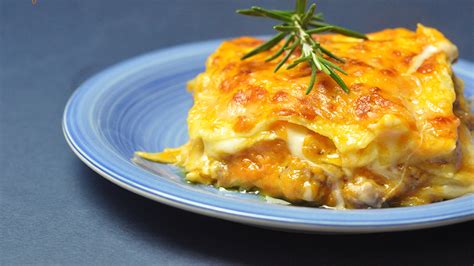 Ricette: Lasagne con zucca salsiccia e provola