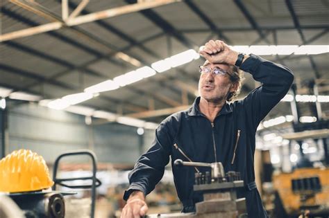 Overworked Factory Worker 的图像结果