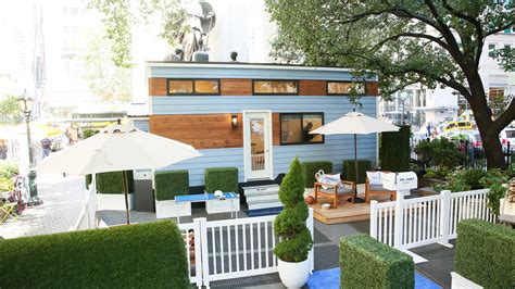 Kevin Hart Has an Amazing 268-Square-Foot House That's Available to ...