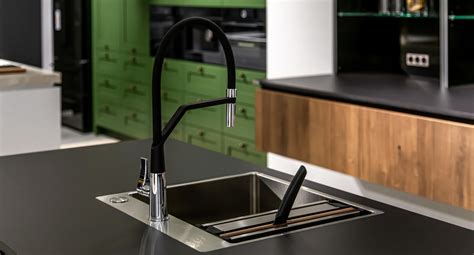 High-Tech Kitchen Faucets 的图像结果