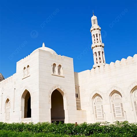 Menara Dan Agama Di Langit Cerah Di Oman Muskat Foto Latar belakang Dan Gambar Untuk Download ...
