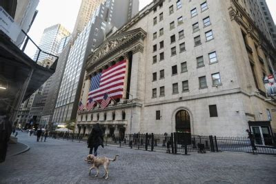 US weekly jobless claims fall to 709k amid slowing recovery