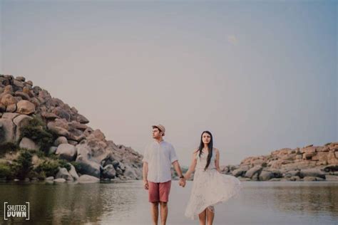 100+ Pre-wedding Cool Beach Photo Shoot Ideas for Couples