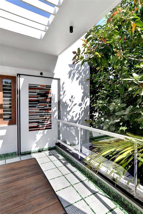 A modern, functional and timeless Vadodara bungalow for a working ...