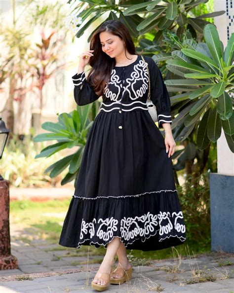 Label Madhuri Thakkar - Designer Indian Ethnic Wear for Women