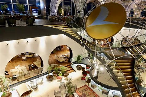 Review: Turkish Airlines Business-Class Lounge Istanbul - The Points Guy