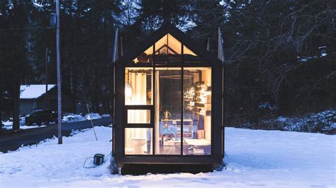 Prefabricated Structures: Would you like to live inside a moveable home ...