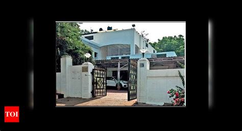 Three ex-ministers continue to occupy official quarters | Hyderabad ...