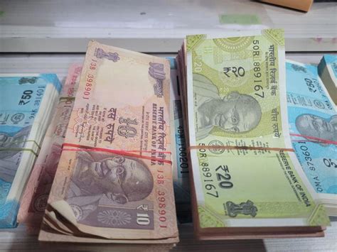Wedding rush triggers Rs 10-20 currency crunch in Punjab; note bundles ...