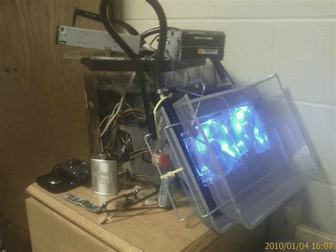 Submerged Computer 的图像结果