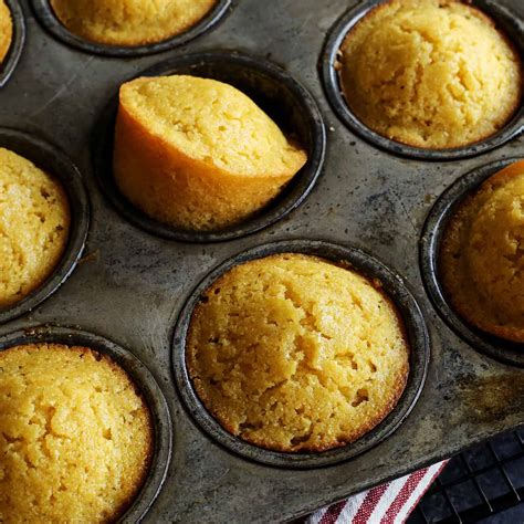 Easy Honey Cornbread Muffins l A Farmgirl's Dabbles