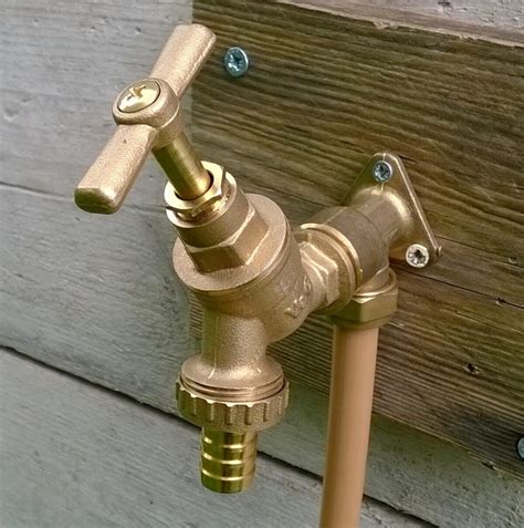 Leaking Outdoor Faucet Older Model 的图像结果