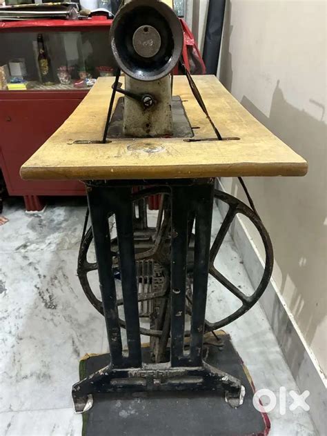 Merritt Sewing Machine - Other Household Items - 1820903719