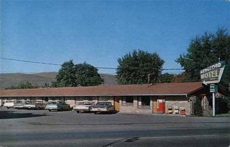 Hereford Motel, Baker, Oregon Postcard