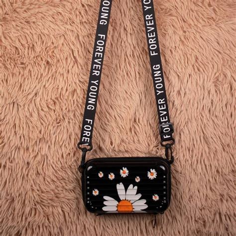 Sling Bags - Upto 50% to 80% OFF on Branded Side Purse/Sling Bags for ...