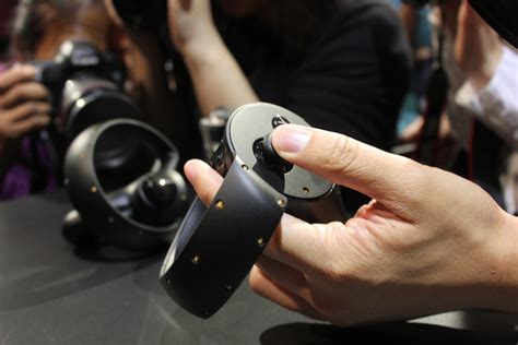 Oculus announces “Touch” controller for VR headset - Ars Technica